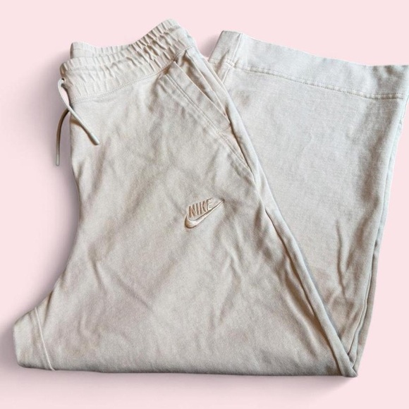 Nike Pants - Women’s Nike Wide Leg Cropped Sweatpants Small Khaki Tan